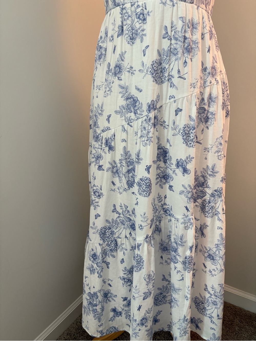 Francesca’s Floral Tie-Shoulder Maxi Dress - Picture 3 of 13